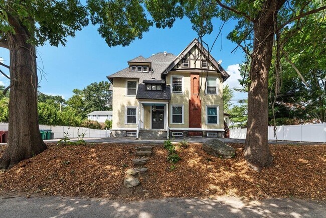 Building Photo - 24 Whitehead Ave