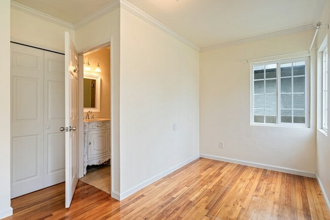 Building Photo - 339 Ave F