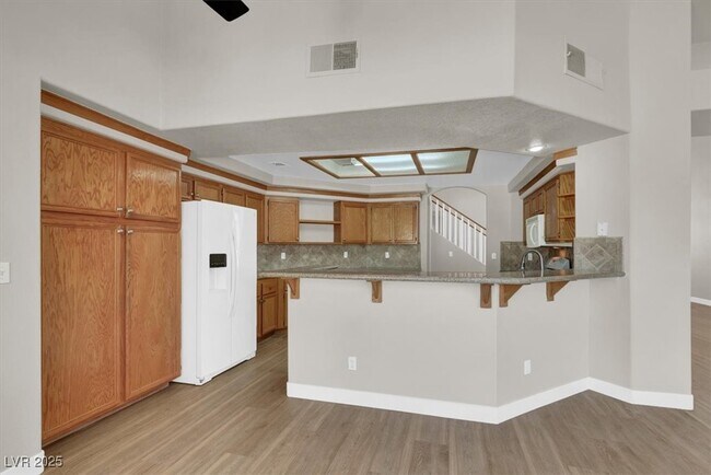 Building Photo - 8 Desert Dawn Ln