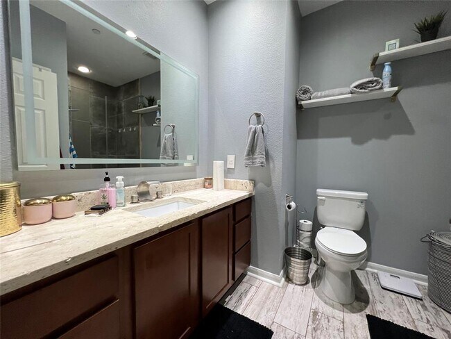 Building Photo - 3001 Murworth Dr