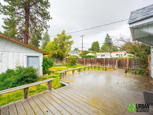 Building Photo - 3104 W Heroy Ave