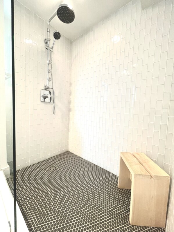 Building Photo - 110 Downtown Carriage House