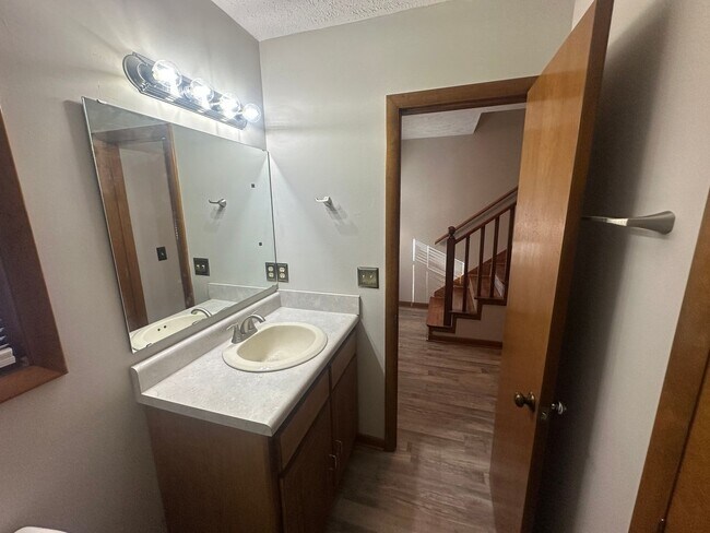 Building Photo - 1202 Huntsman