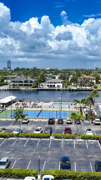 Building Photo - 2049 S Ocean Dr