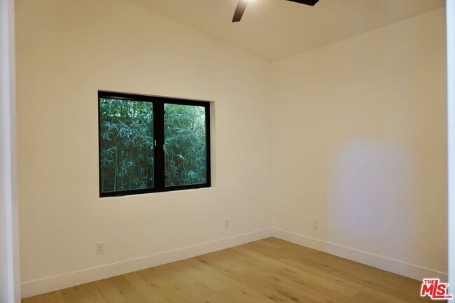 Building Photo - 2668 Greenfield Ave