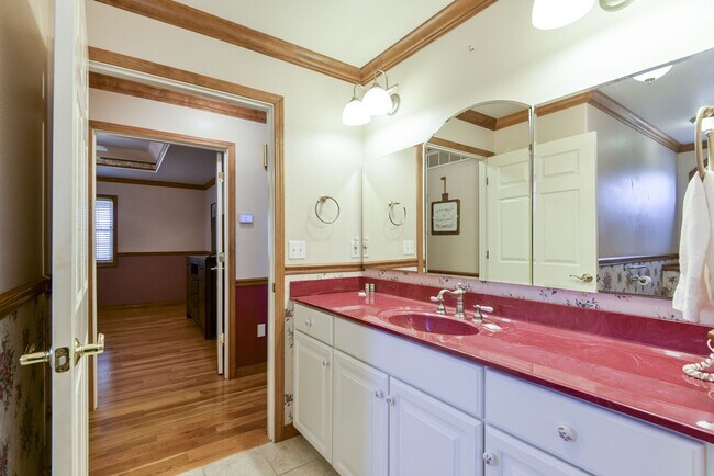 Building Photo - 5558 State Hwy 265