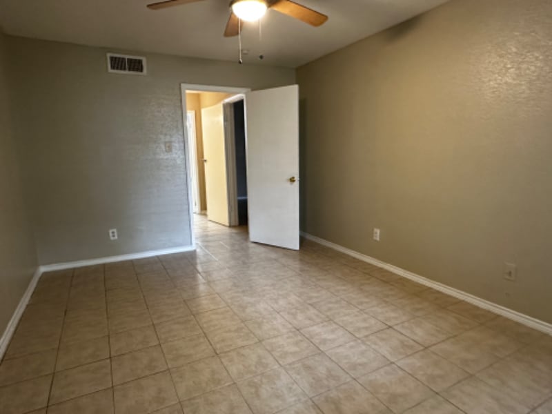 Building Photo - 9700 Leawood Blvd