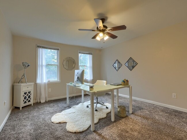 Building Photo - Quaint Home in Heart of Midtown