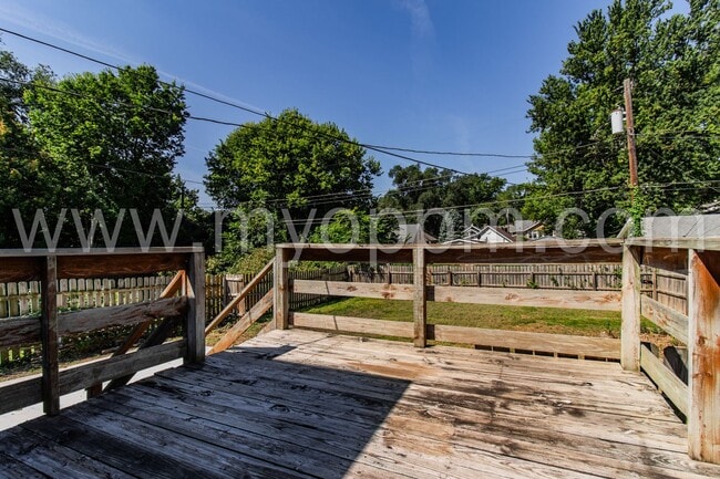 Building Photo - Lovely 2 Bedroom / 1 Bathroom Home | Benson