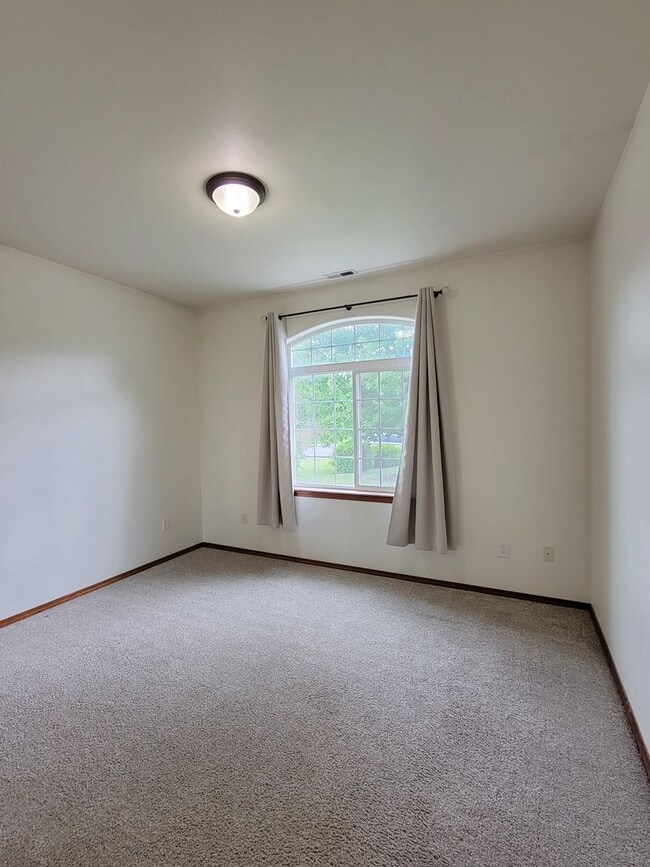Building Photo - South Richland Rambler for Rent
