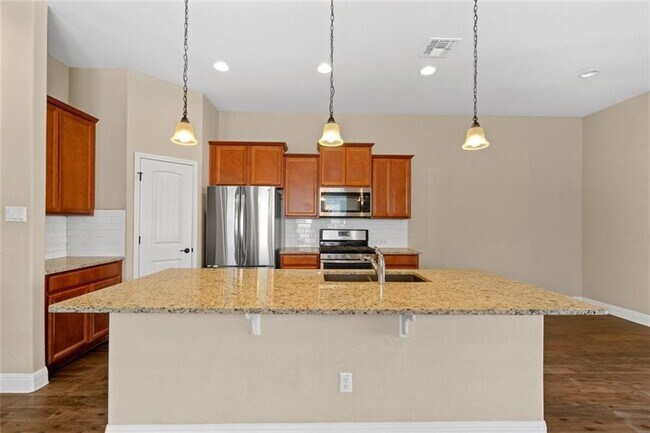 Building Photo - 215 Methodius Dr