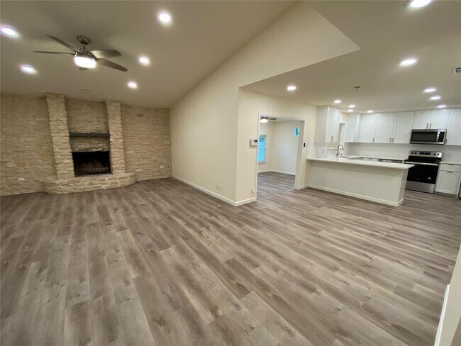 Building Photo - 13307 Effingham St