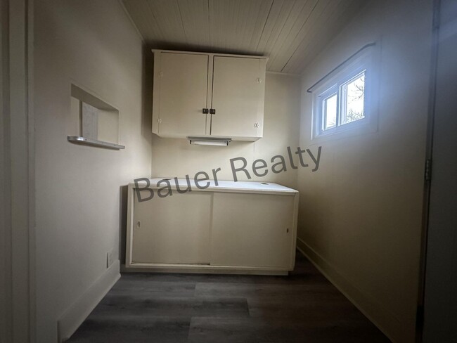 Building Photo - Immaculate Three Bedroom Home