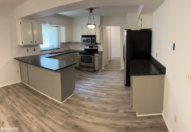 Building Photo - 52156 Antler Dr