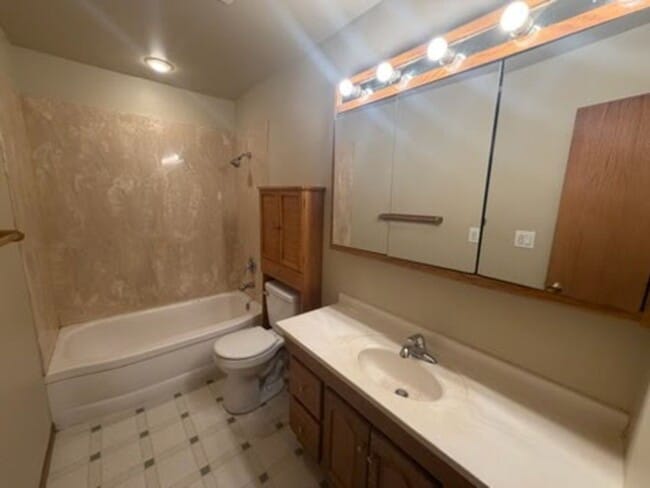 Building Photo - 2709 Alton Dr