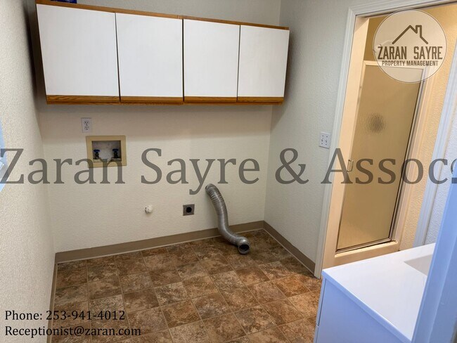 Building Photo - 756 - Three Bedroom, Three Bath in Auburn!