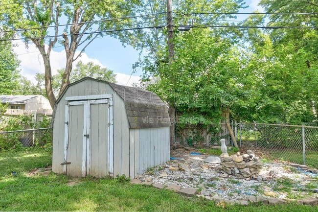 Building Photo - 18410 Shoshone Dr