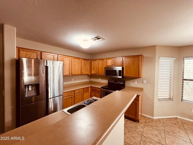 Building Photo - 29152 N Red Finch Dr