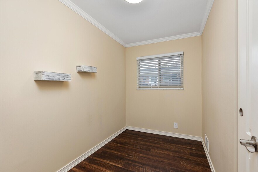 Building Photo - 31810 Briar Ln