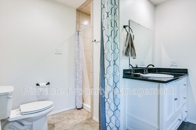 Building Photo - 1510 Loop Dr