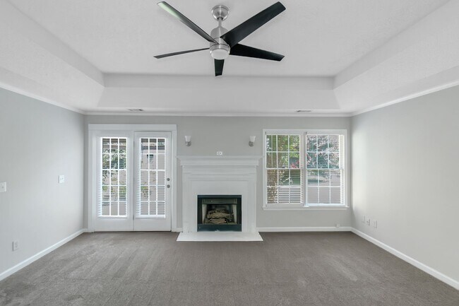 Building Photo - Don’t Miss This Beautiful 4BR/2BA Home wit...