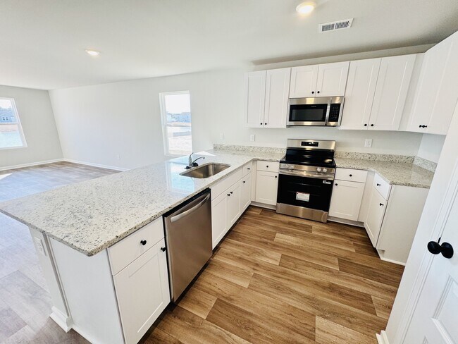 Building Photo - 348 SC-348