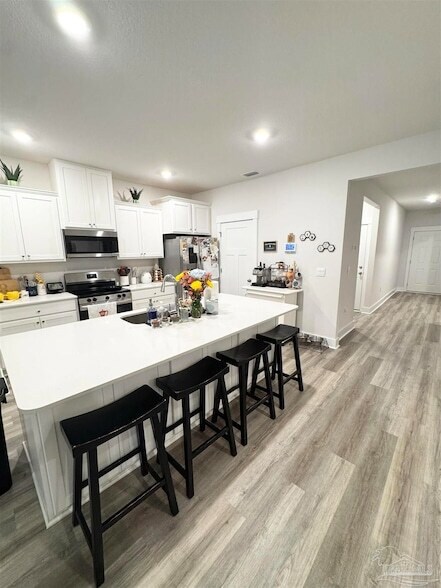 Building Photo - 3095 Silver Maple Dr