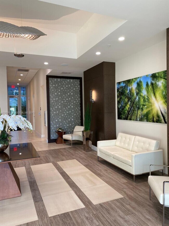 Building Photo - 7875 NW 107th Ave