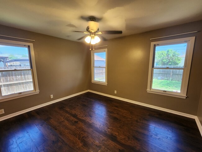 Building Photo - 937 Rossi Dr