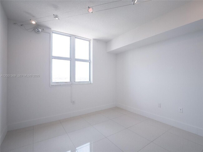 Building Photo - 117 NW 42nd Ave