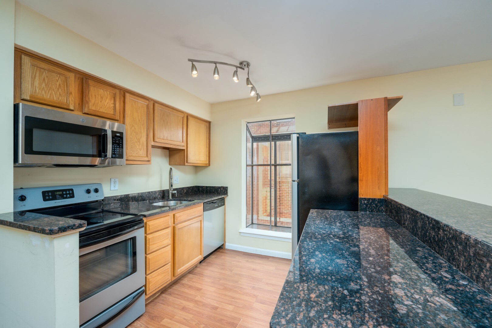 Building Photo - 35 Andrew Pl