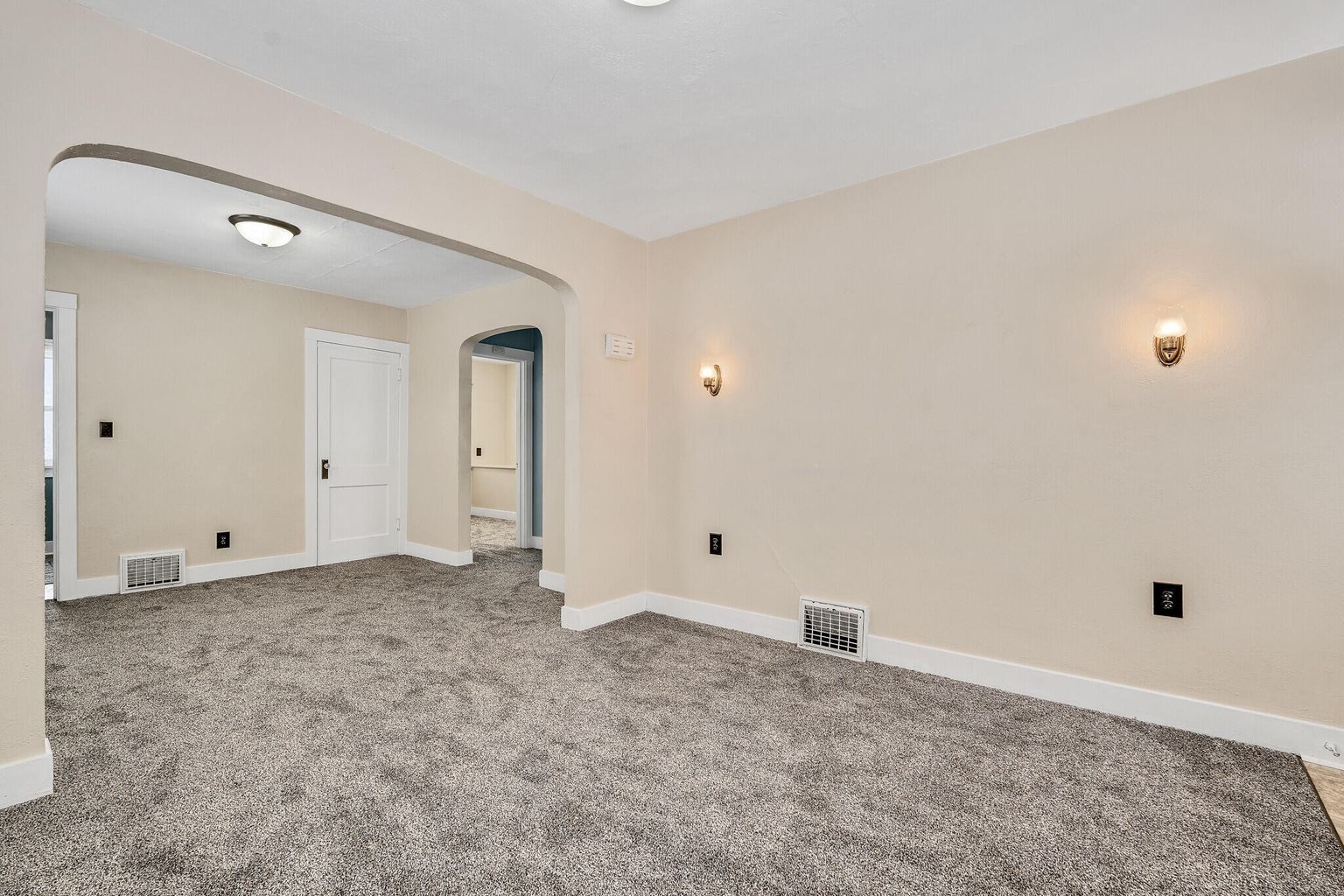 Building Photo - 304 Losey Blvd S