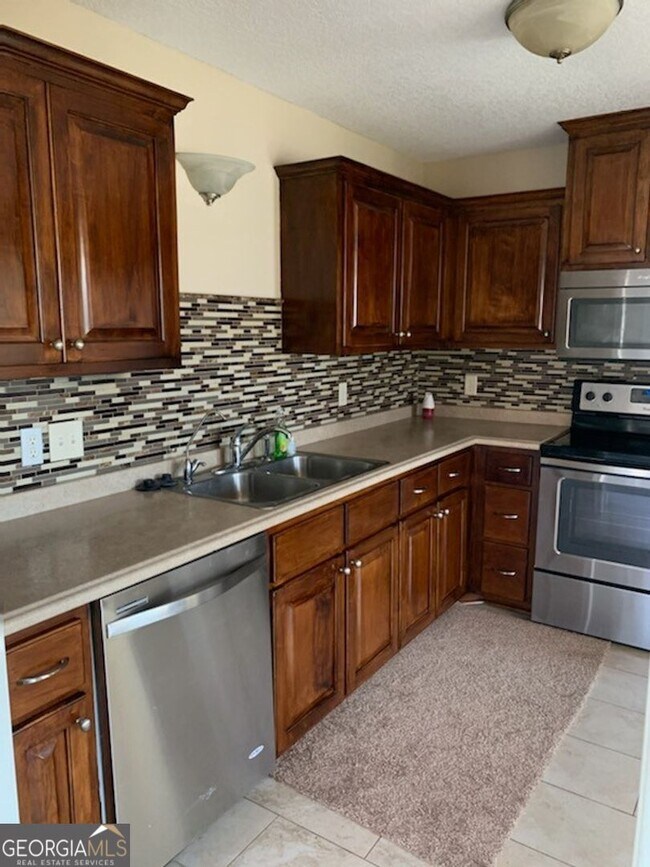 Building Photo - 205 Augusta Way