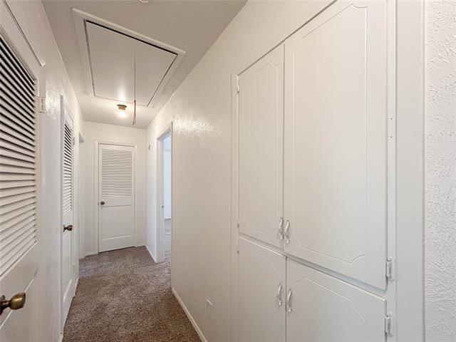 Building Photo - 1425 E Windsor Dr