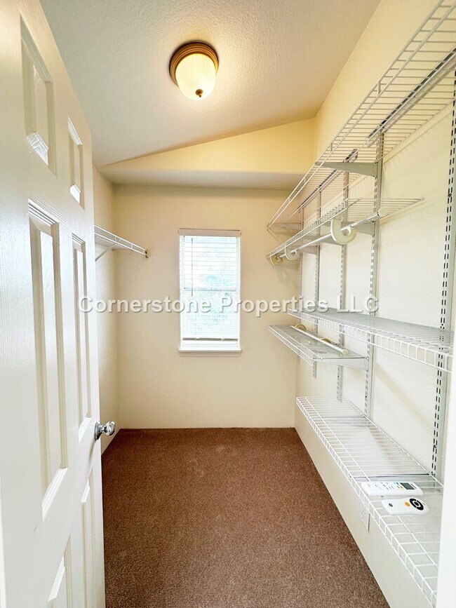 Building Photo - 94-711-711 Lumiaina St