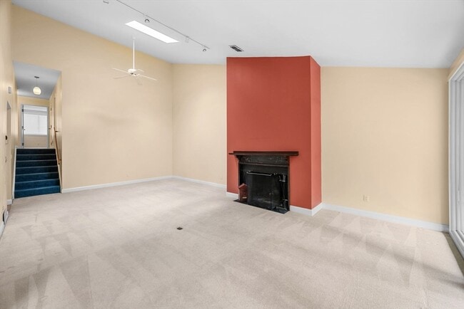 Building Photo - 241 Perkins St