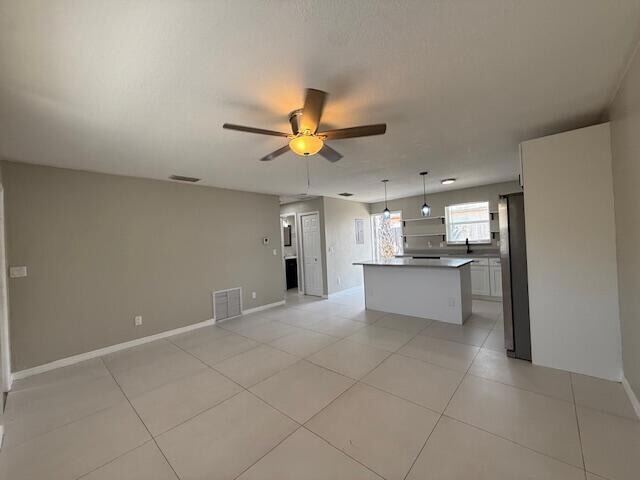 Building Photo - 905 9th St