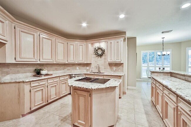 Building Photo - 16 Kelliwood Ct Cir