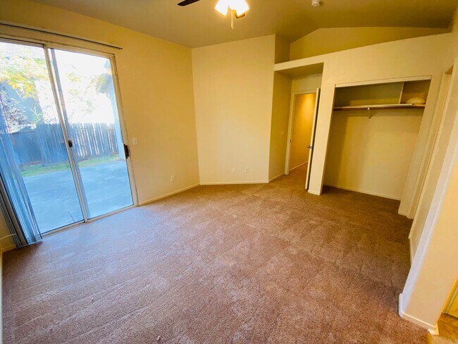 Building Photo - 8275 Glencannon Way