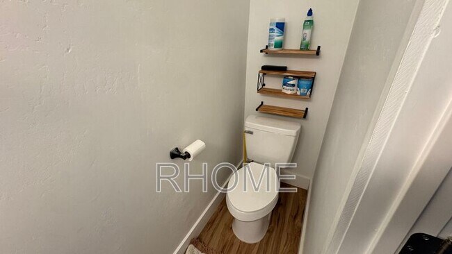 Building Photo - 8044 N Clydesdale Dr