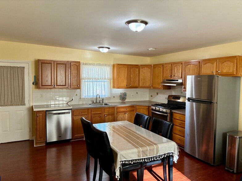 Kitchen - 42 Primrose St