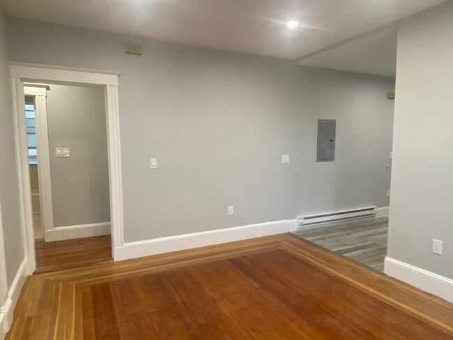 Building Photo - 811 Somerville Ave