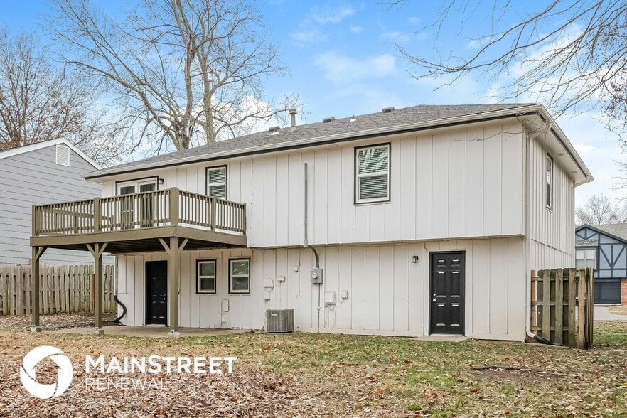 Building Photo - 838 E 125th Terrace