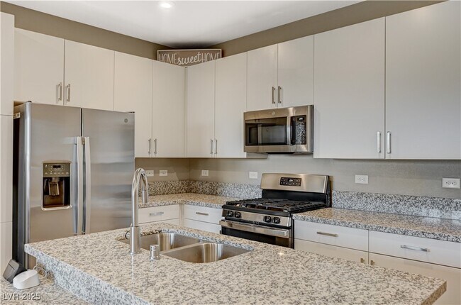 Building Photo - 9864 Kings Glen St