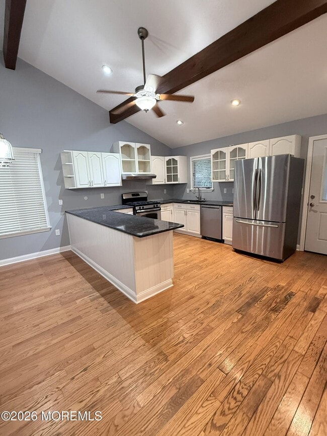 Building Photo - 406 Cedar Dr