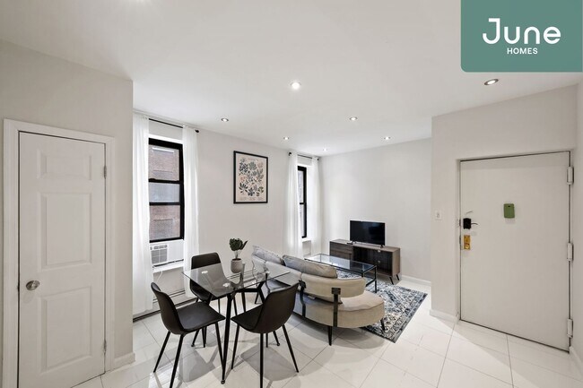 Building Photo - ROOM ONLY in 3-bed/1.0-bath Home
