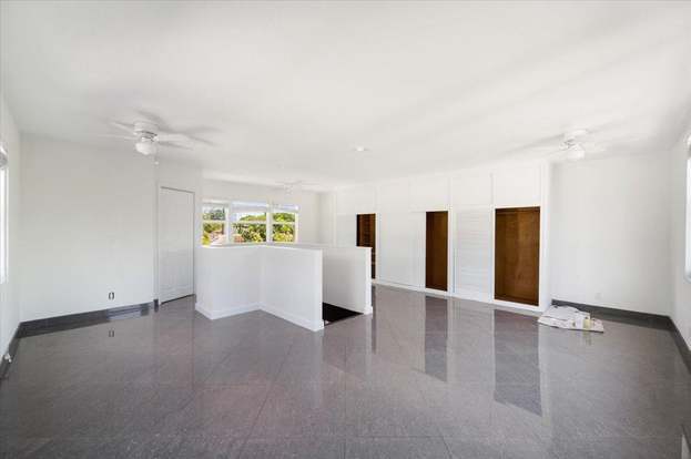 Building Photo - 301 Central Dr