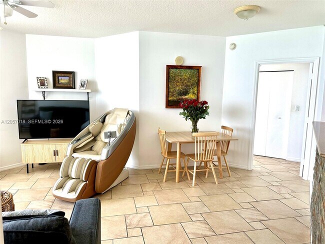 Building Photo - 16699 Collins Ave