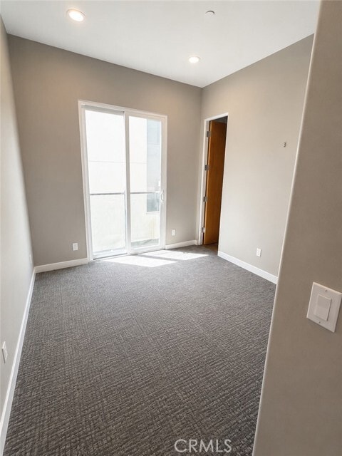 Building Photo - 2406 Ocean Dr