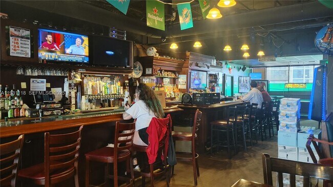 Building Photo - 555 NE 15th St